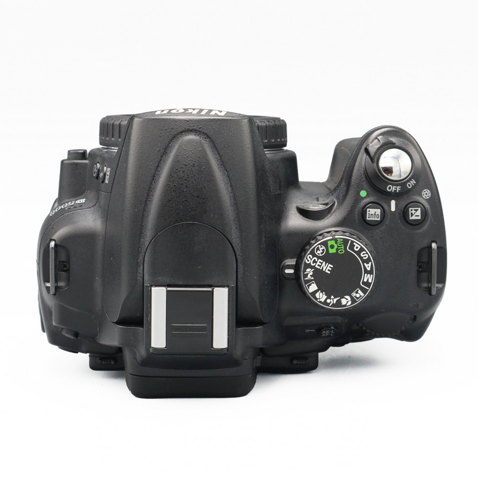 Nikon D5000 (14500 кадров)