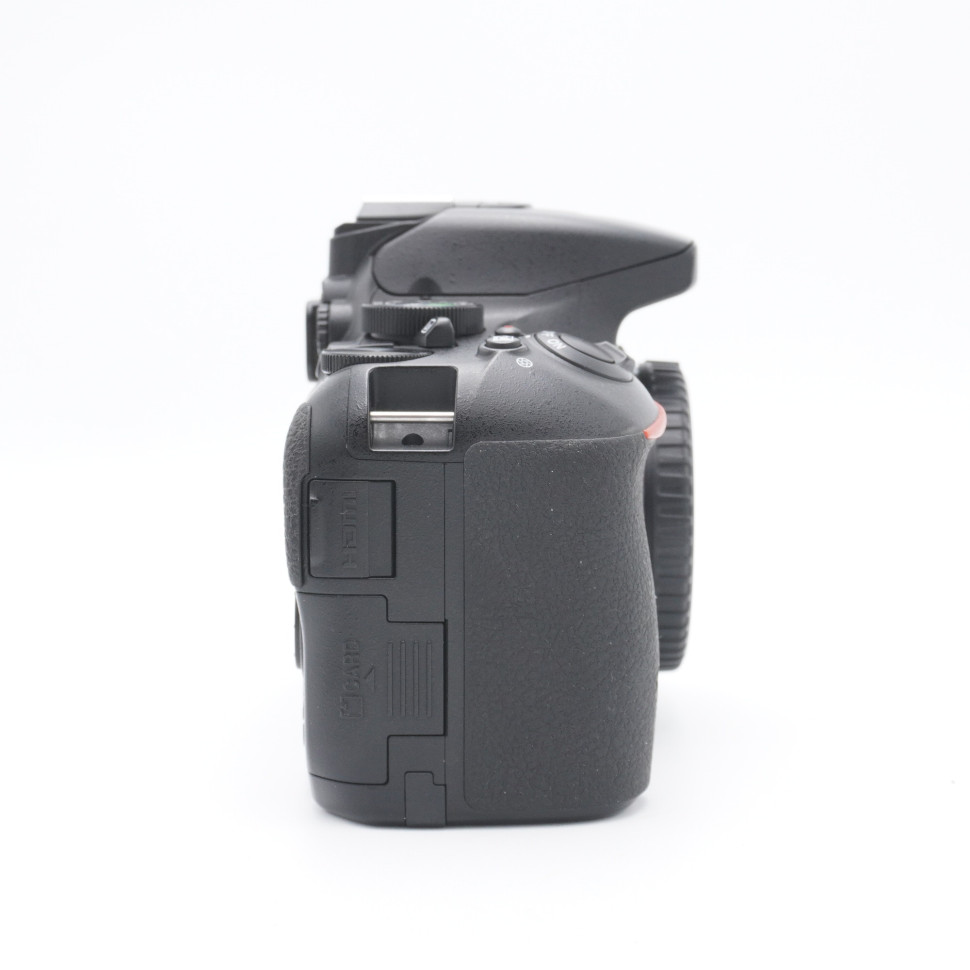 Nikon D5500 (22.000 кадров)