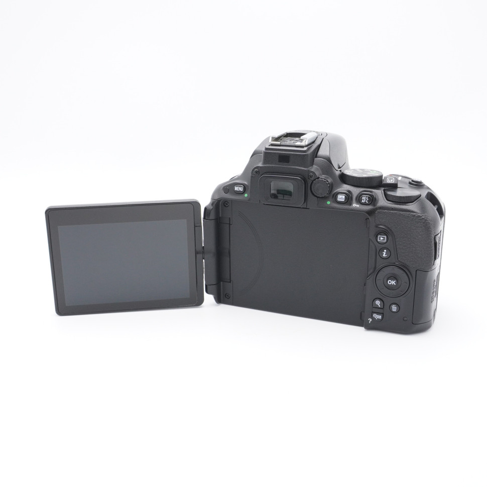 Nikon D5500 (22.000 кадров)