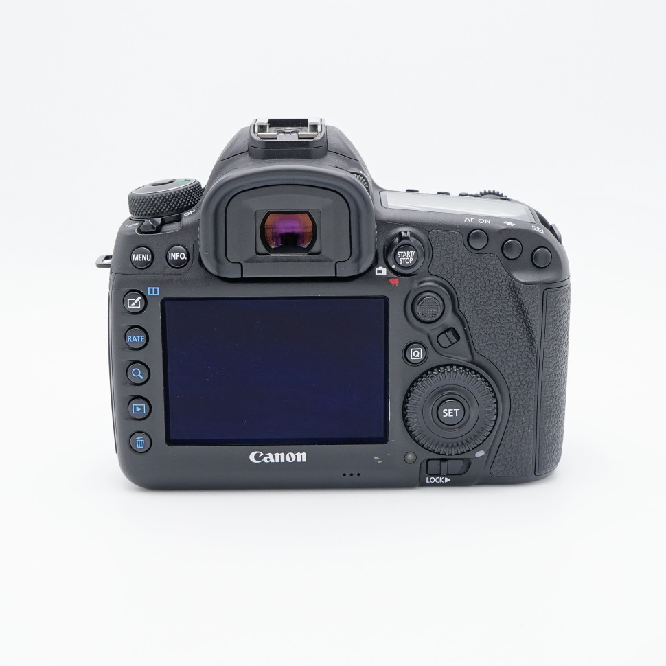Canon EOS 5D Mark IV (38200 кадров)