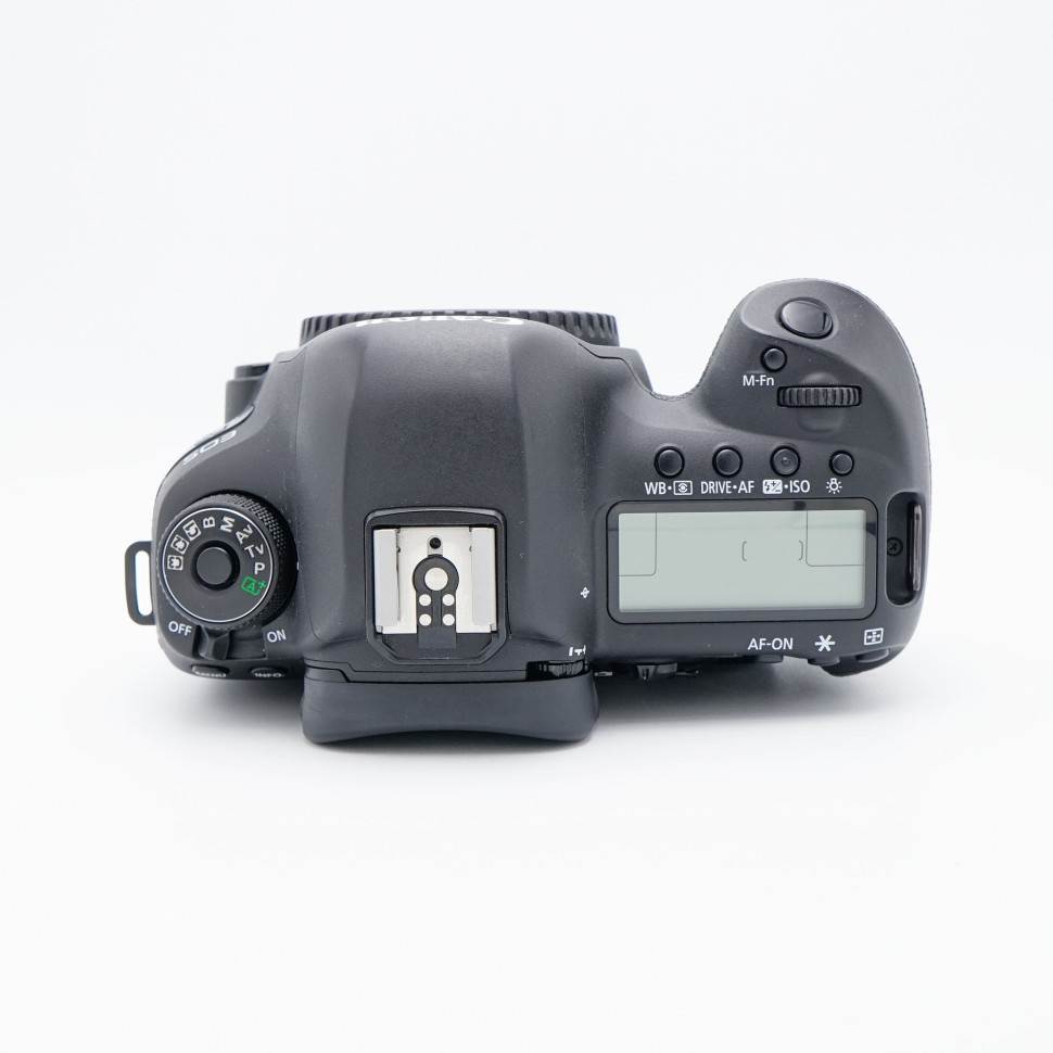 Canon EOS 5D Mark IV (38200 кадров)