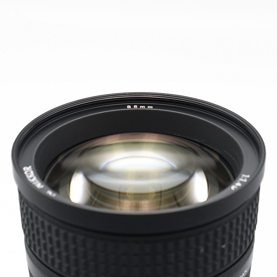 Nikon 85mm f/1.4D IF AF Nikkor (состояние 5-)