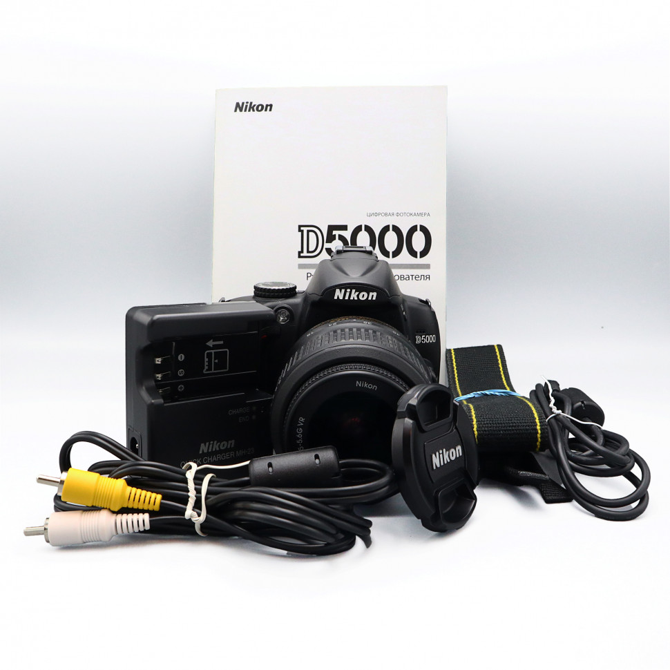 Nikon D5000 kit 18-55mm VR (8900 кадров)