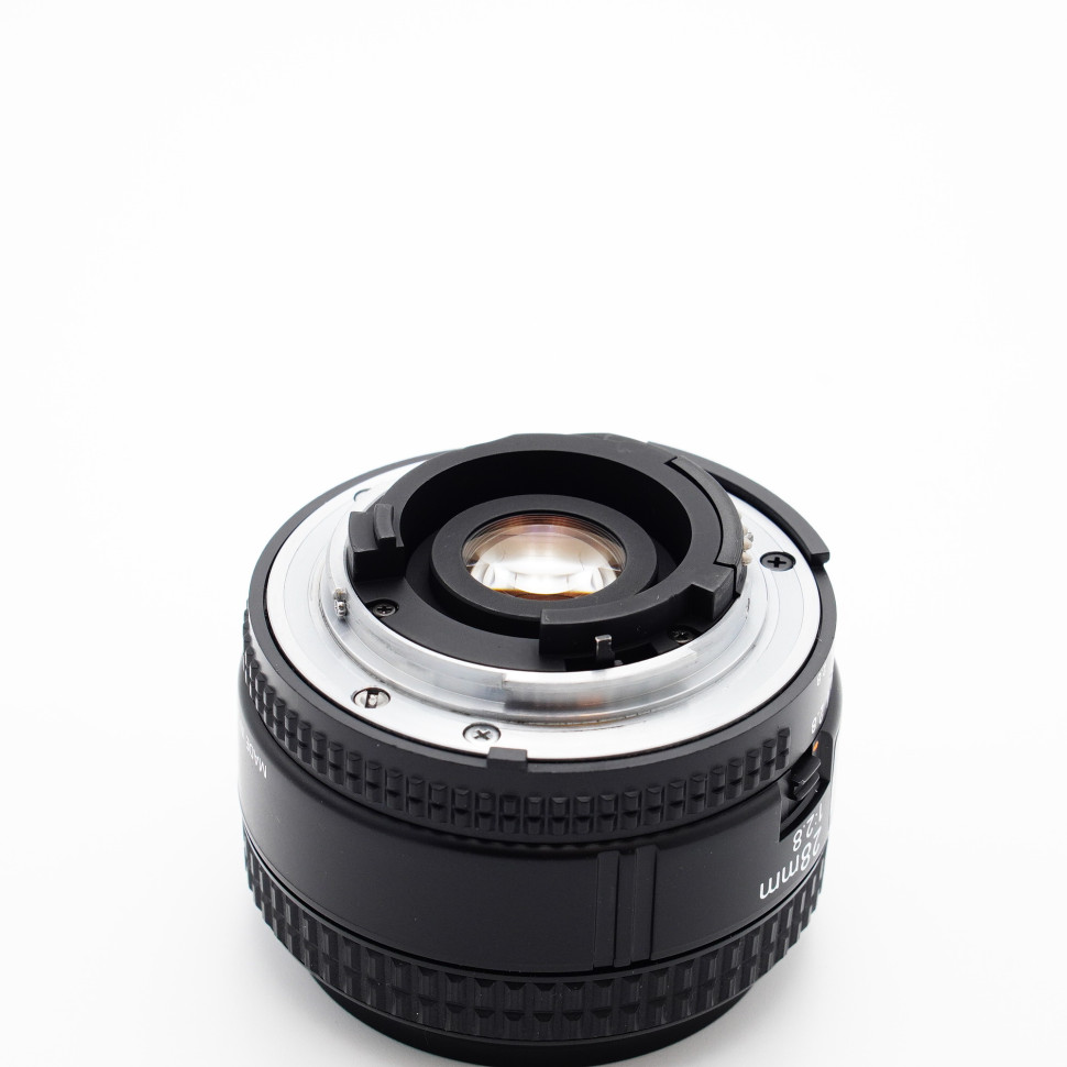 Nikon 28mm f/2.8 D AF Nikkor (состояние 5-)