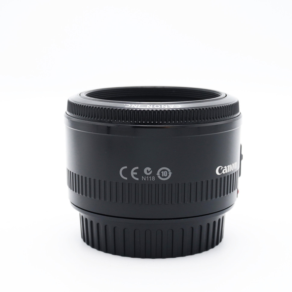 Canon EF 50mm f/1.8 II     (состояние 5-)